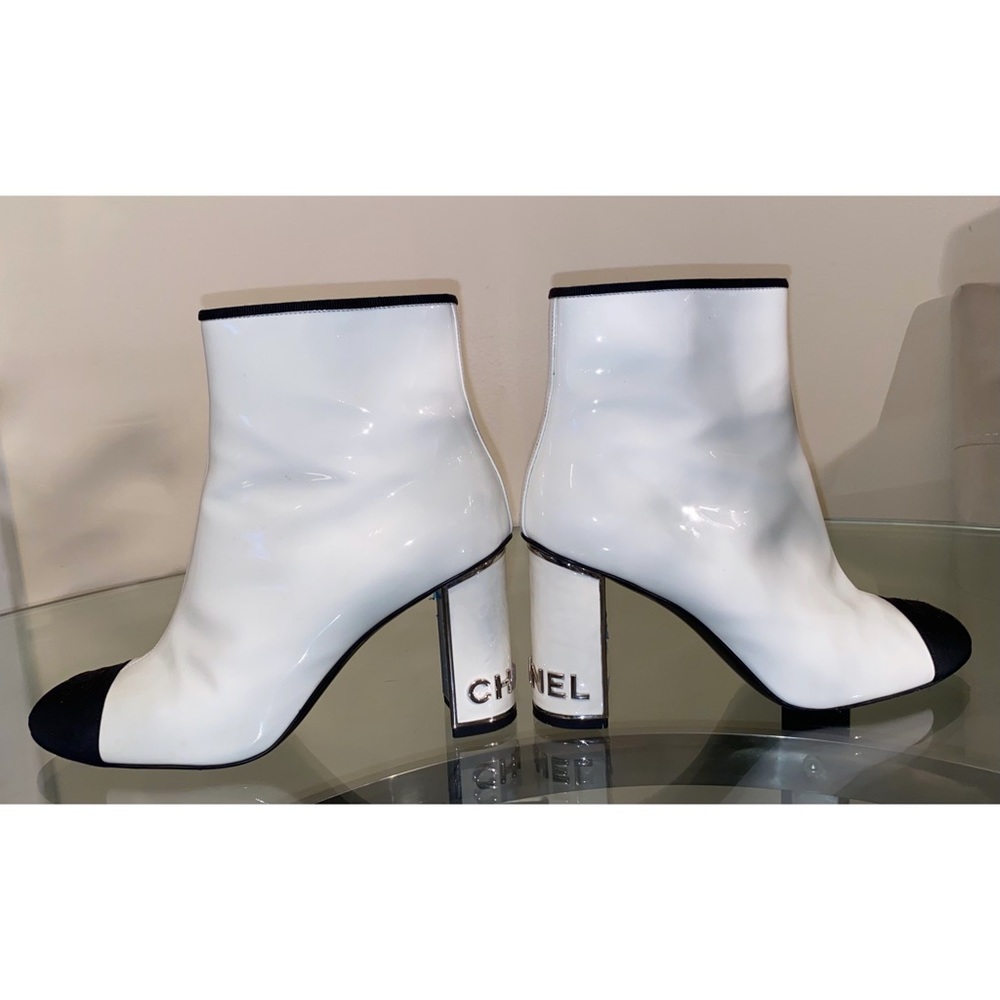 Womens Chanel Grosgrain White Black 39.5 Ankle Boots